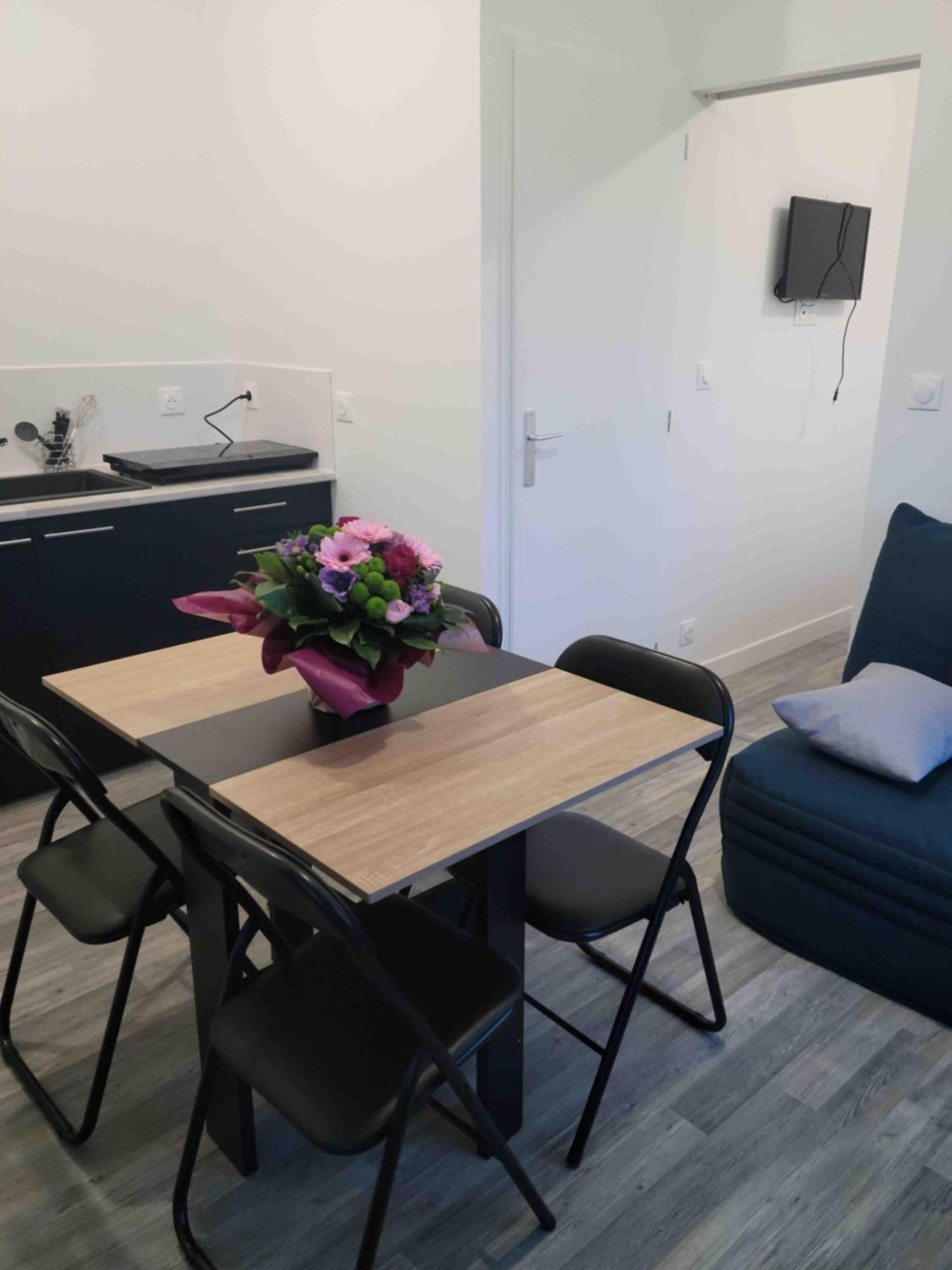 Le Studio Saint-Pierre-Montlimart Eksteriør bilde