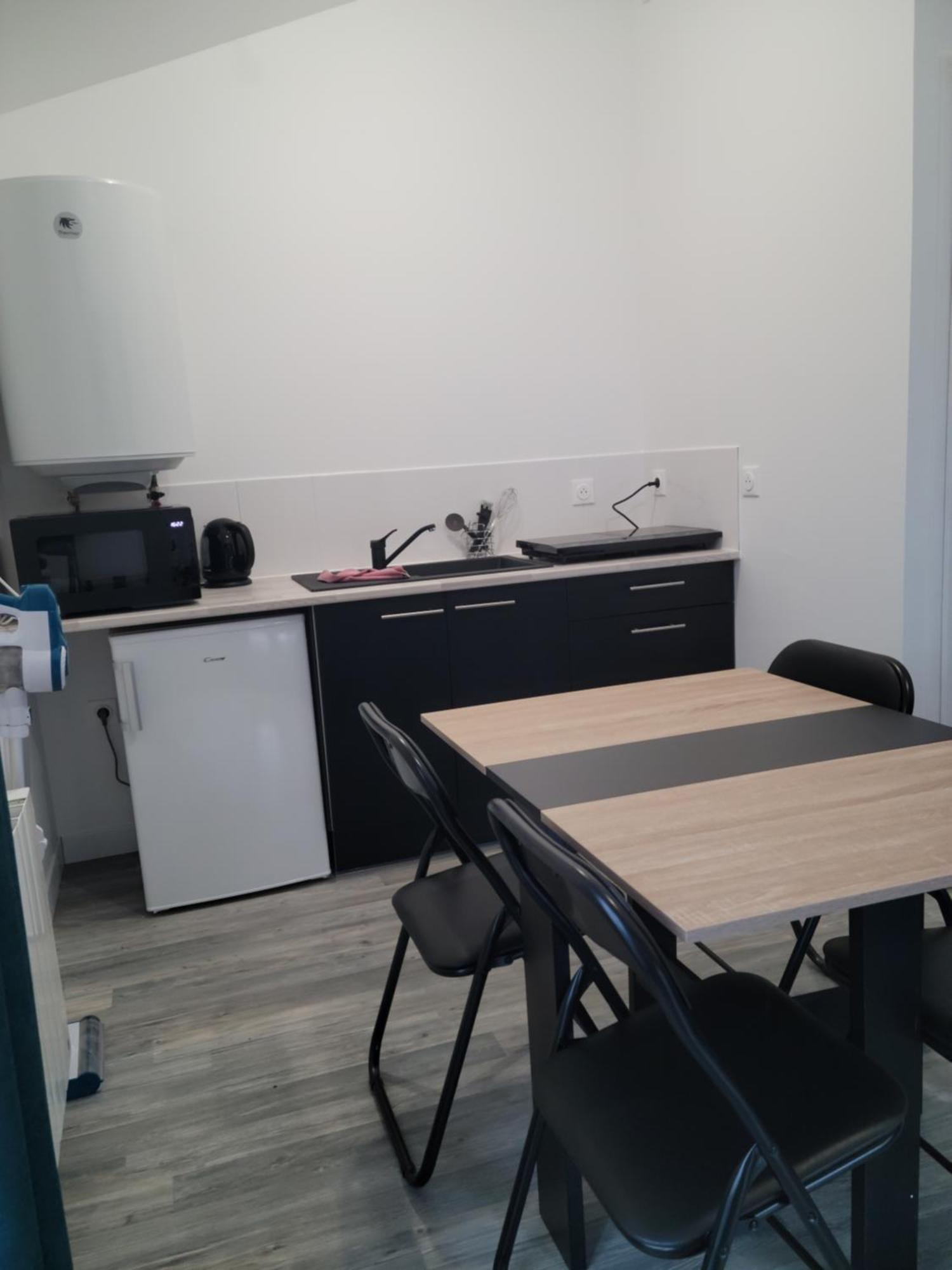 Le Studio Saint-Pierre-Montlimart Eksteriør bilde