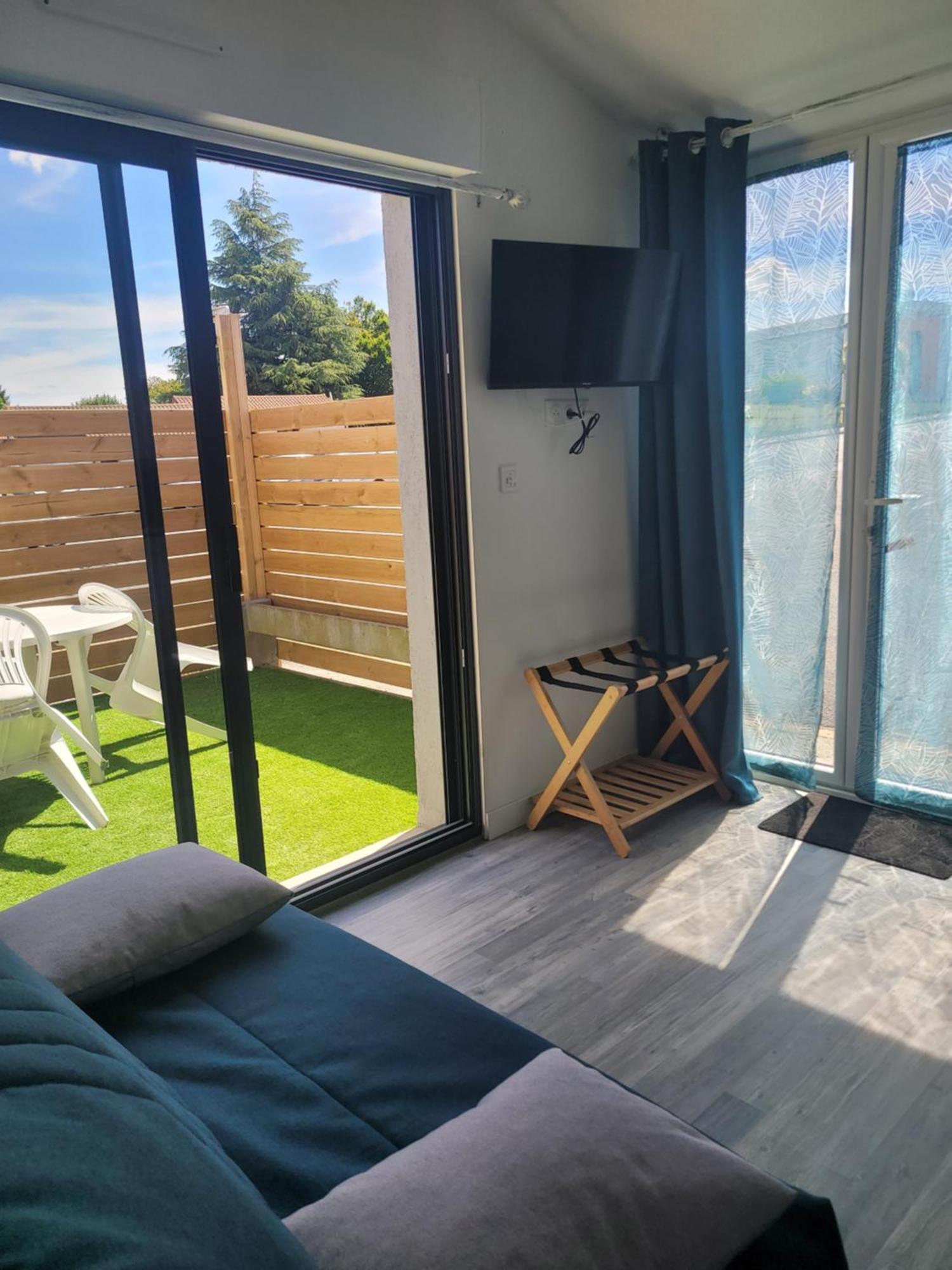 Le Studio Saint-Pierre-Montlimart Eksteriør bilde