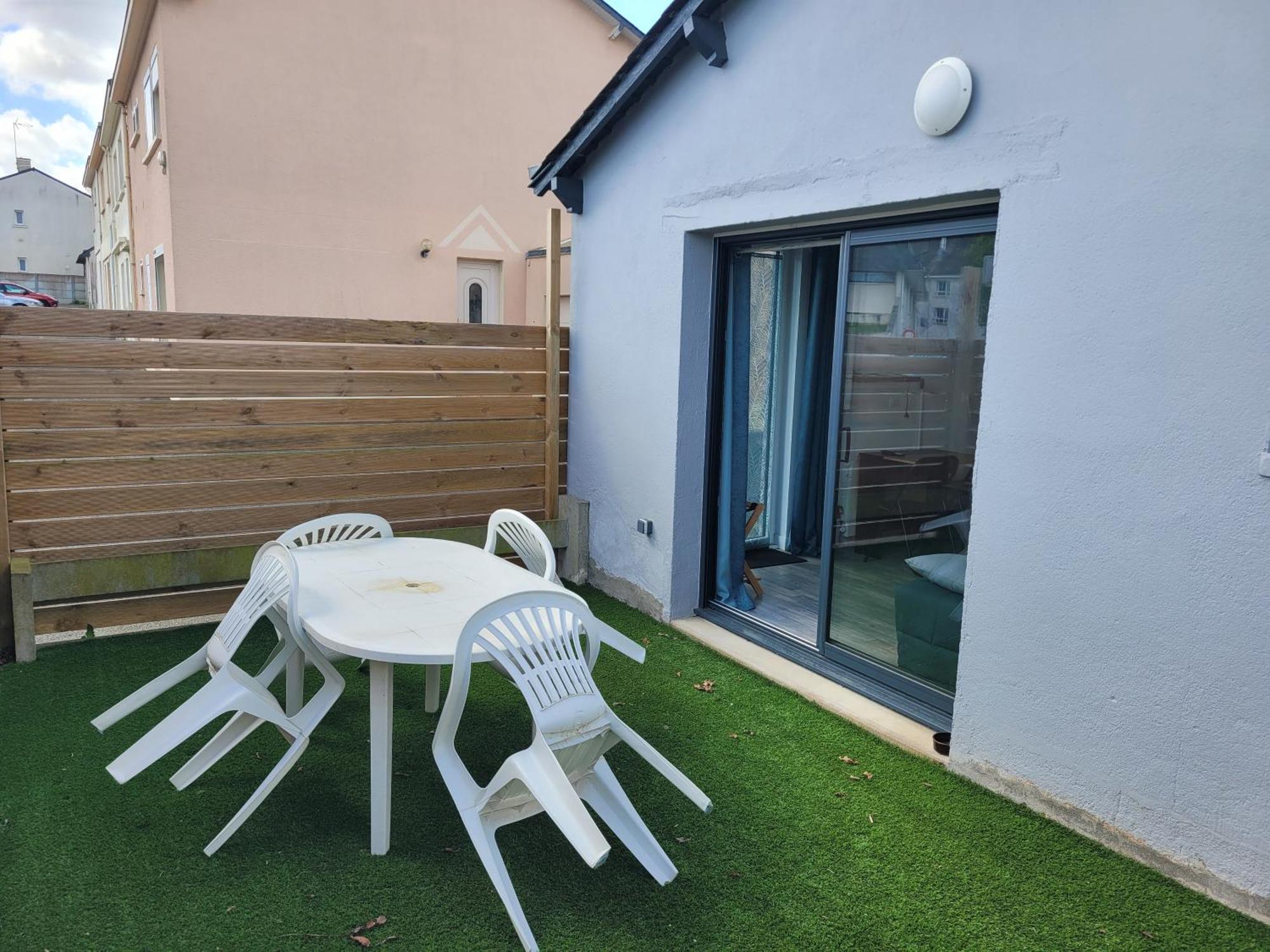 Le Studio Saint-Pierre-Montlimart Eksteriør bilde